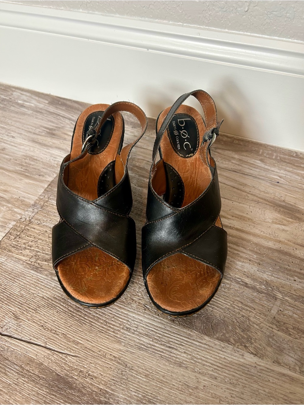 b.o.c. Black Leather Crisscross Slingback Sandals with Buckle